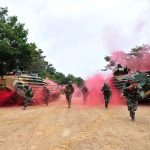 Army Training Blunder? Florida Boat Operators STUNNED Soldiers running from armored vehicles with red smoke
