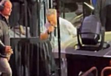 Springsteen’s Viral Snub? Christie Drama Unfolds Bruce Springsteen appears to leave Chris Christie hanging in viral concert moment caught on video
