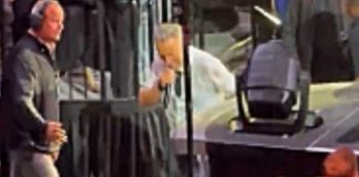 Bruce Springsteen appears to leave Chris Christie hanging in viral concert moment caught on video