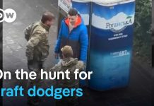 Tucker Carlson Reacts to Shocking Military KIDNAPPING How Ukraine's TCK Mobilisation Units go after draft dodgers | DW News