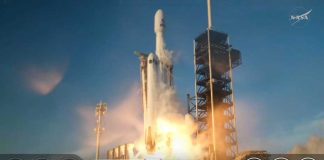 Blastoff! SpaceX Falcon Heavy launches NASA's Roman Space Telescope, nails landings