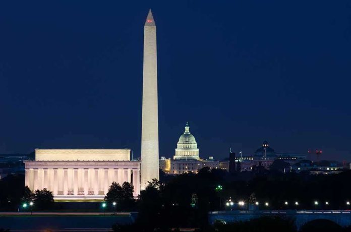 shutterstock_540634927 Washington Monument with Capitol and Lincoln Memorial at night