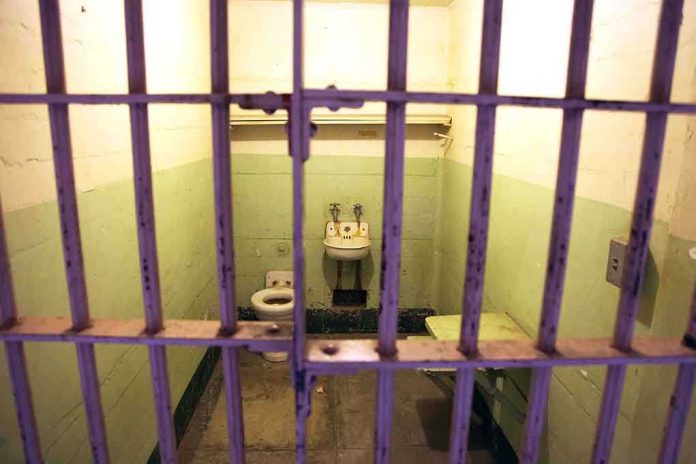shutterstock_208632826.jpg jail